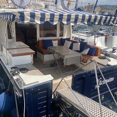 Sejour Athipique A Botel