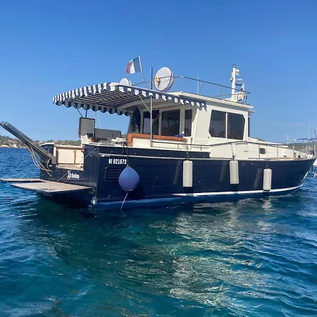 Botel Sejour Athipique A Cannes